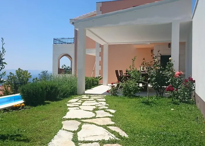 Berina * Μακάρσκα